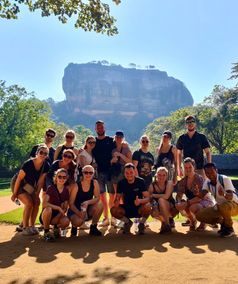 Groepsfoto bij Sigiriya Lion Rots